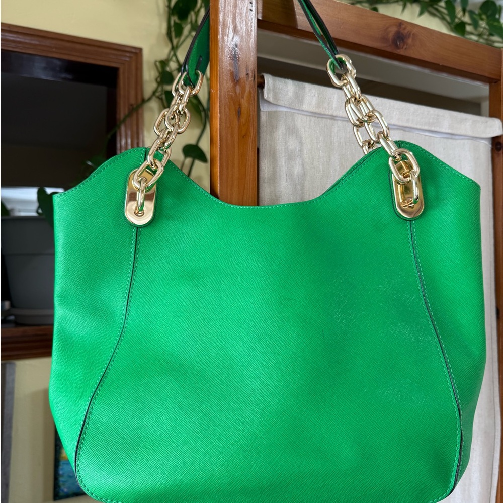 Michael Kors Lillie Large Chain Shoulder Tote - Picture 3 of 12